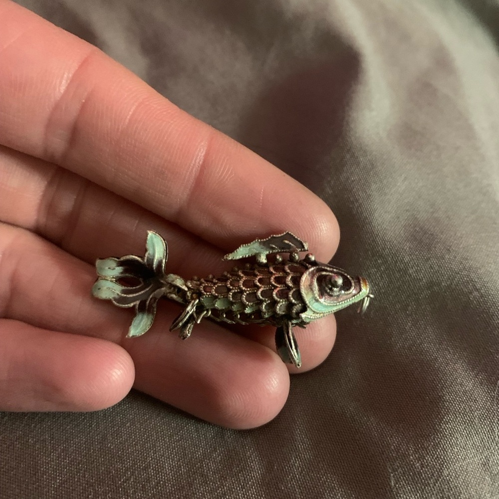 *Vintage* Collectible Silver and blue moveable koi Fish pendant good luck charm